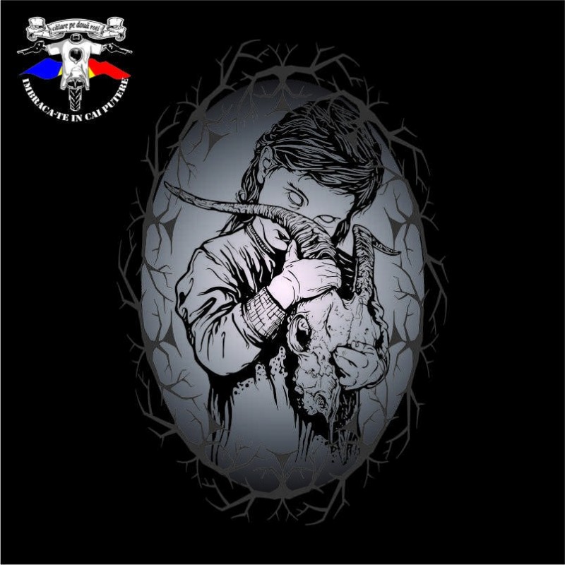 detaliu tricou scary little girl